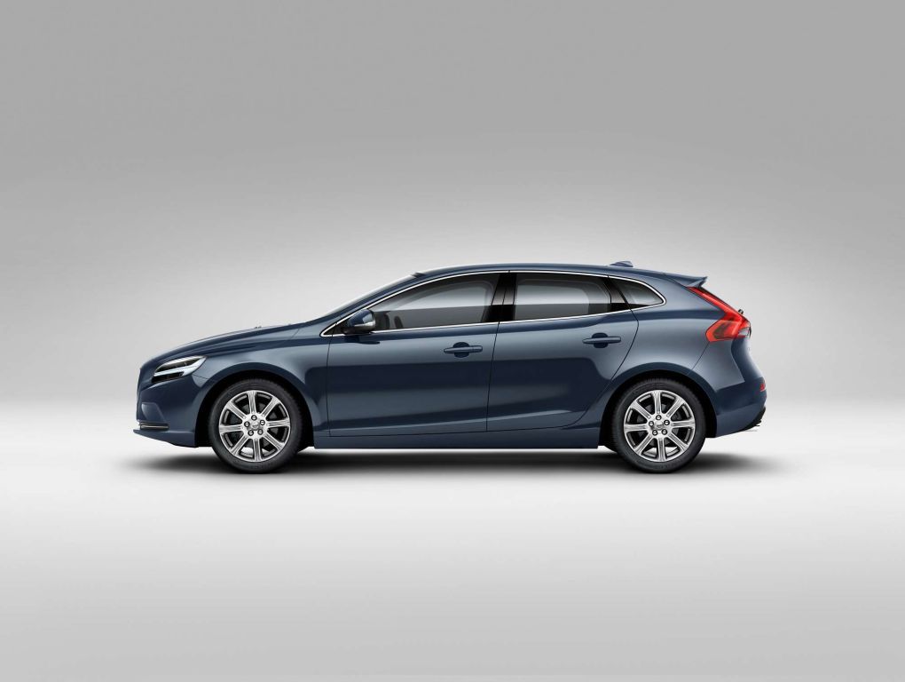 Volvo V40 2.0 T2, 90 kW, 5 door, hatchback, petrol, manual, 6 gears ...